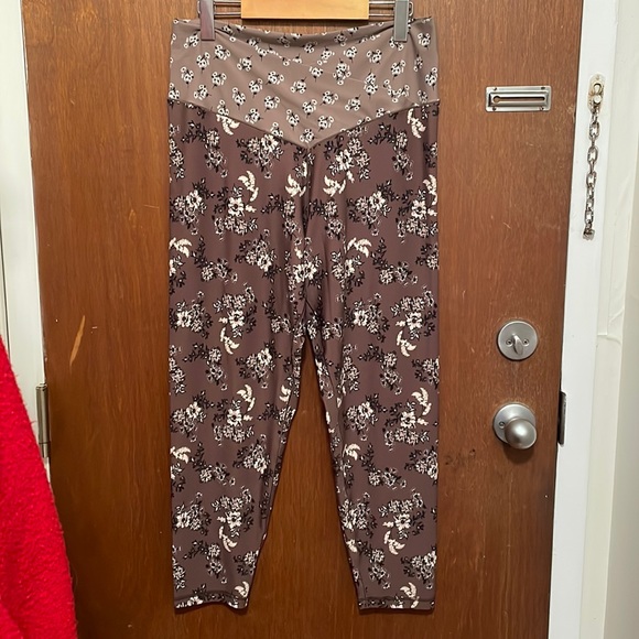NWOT Aerie Offline Floral Crossover Waist Leggings - Picture 2 of 8